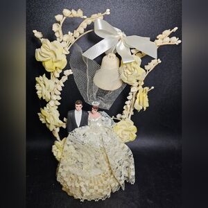Elegant Cream Wedding Cake Topper‎